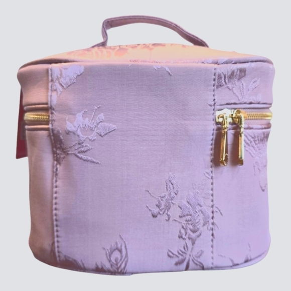 Vince Camuto Lilac Embossed Fabric Cosmetic Makeup Case - Picture 2 of 6